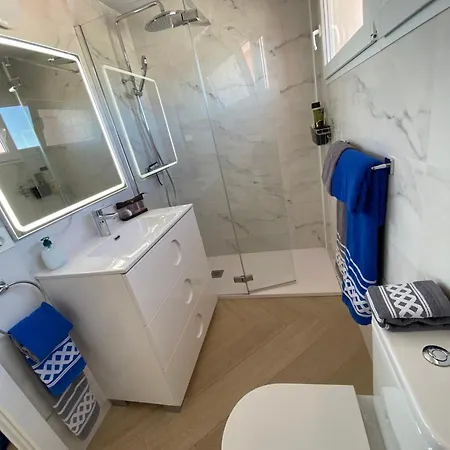 Precioso Con Piscina Торремолінос